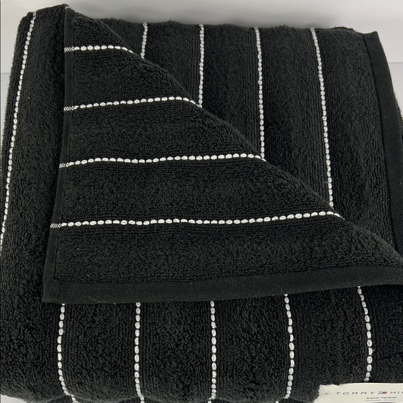 Tommy Hilfiger Bath Towels Set of 2 Park Stripe Black White Plush Cotton NEW - Picture 4 of 8